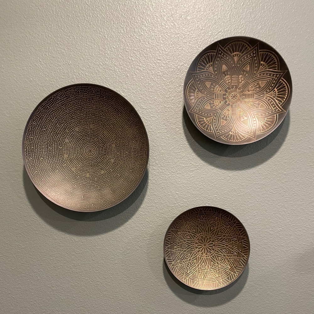 ❌SOLD❌ Set of 3 Etched Wall Discs